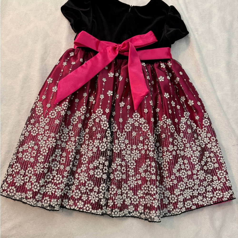 Elegant Kids Dress with Pink and Black Floral Design